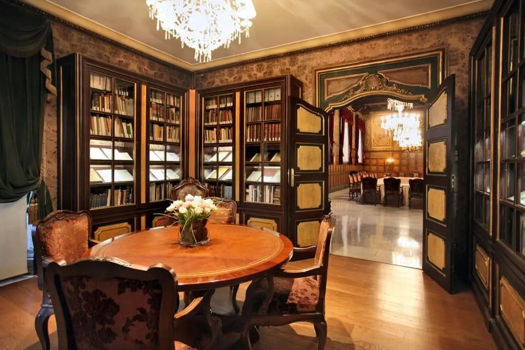 Biblioteca y Sala Gremial de la Casa de la Seda de Barcelona